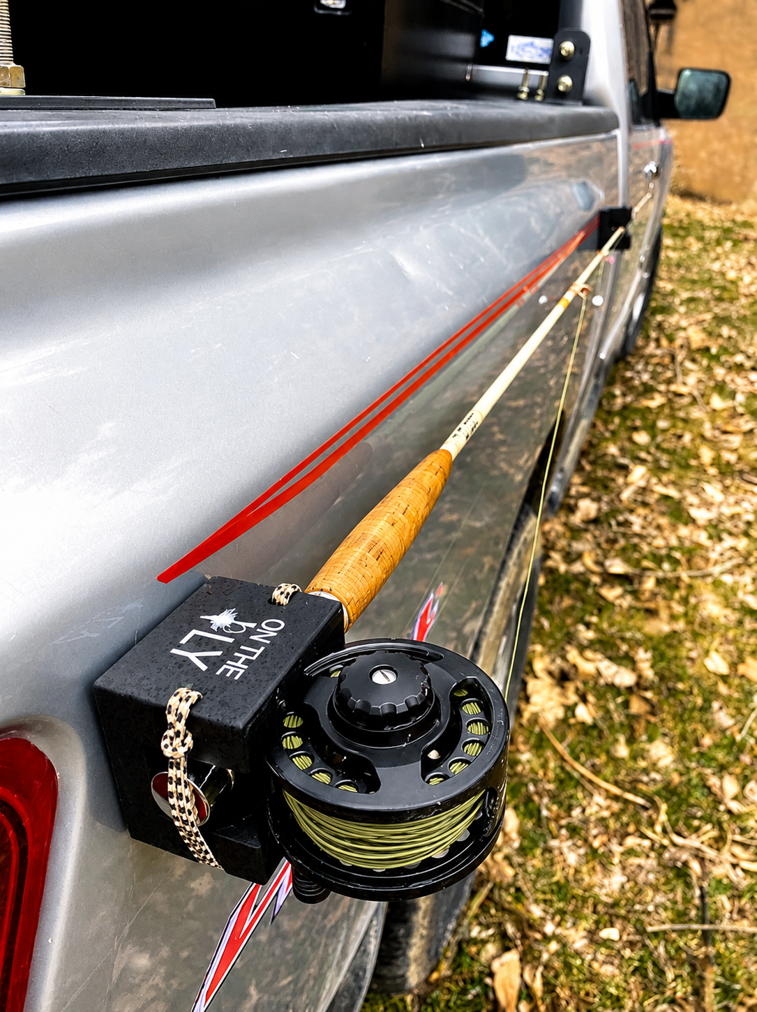 ON THE FLY  / Magnetic Rod Holder